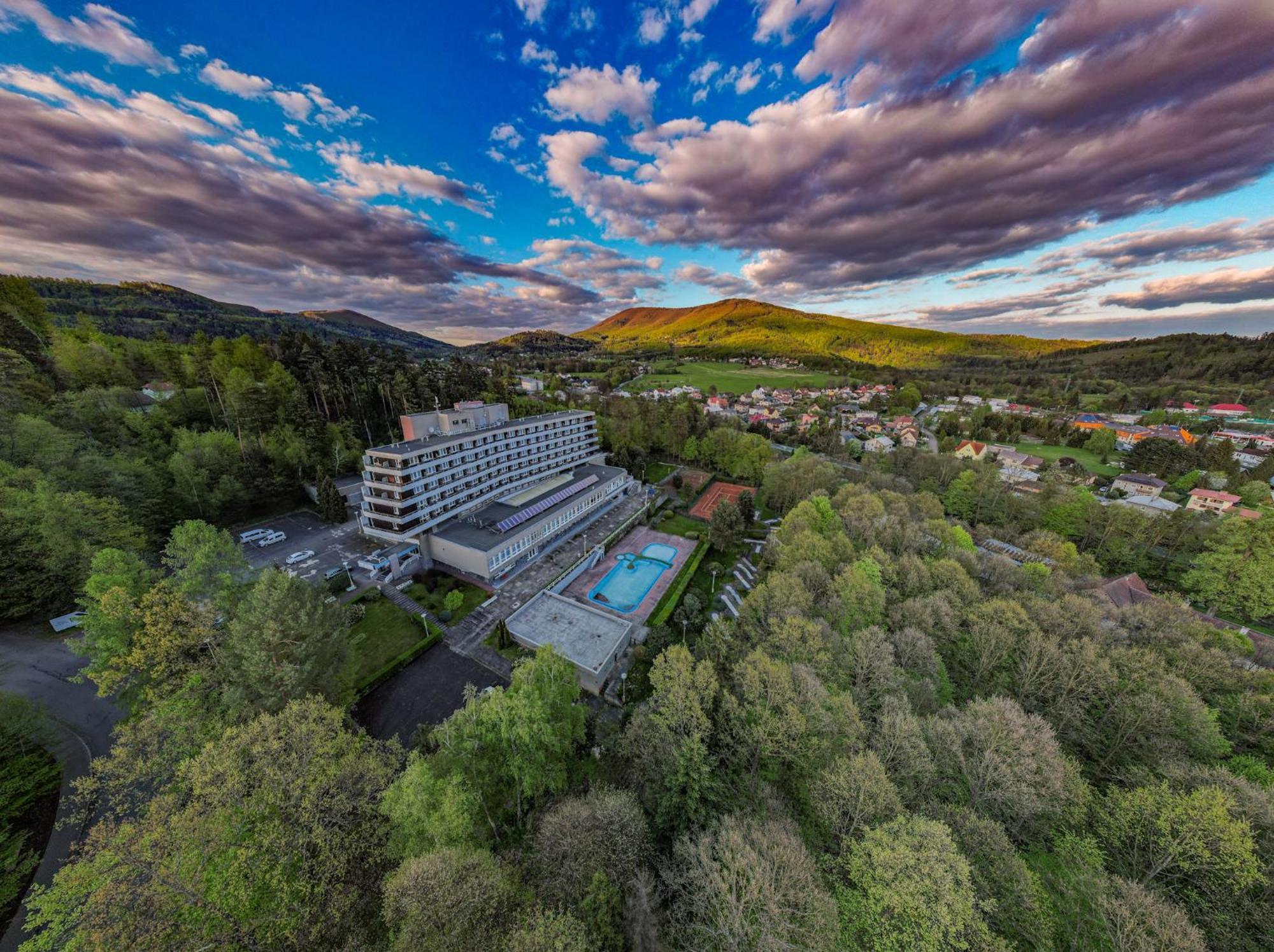 Ibis Styles Relax Roznov Pod Radhostem 호텔 외부 사진
